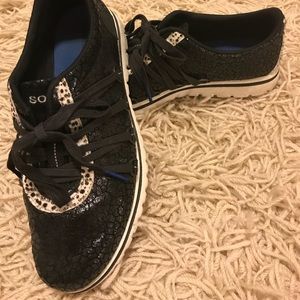 Sorel lace up shoes
